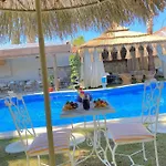 Tasquartas Hotel