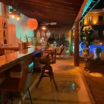 Tasquartas Hotel *
